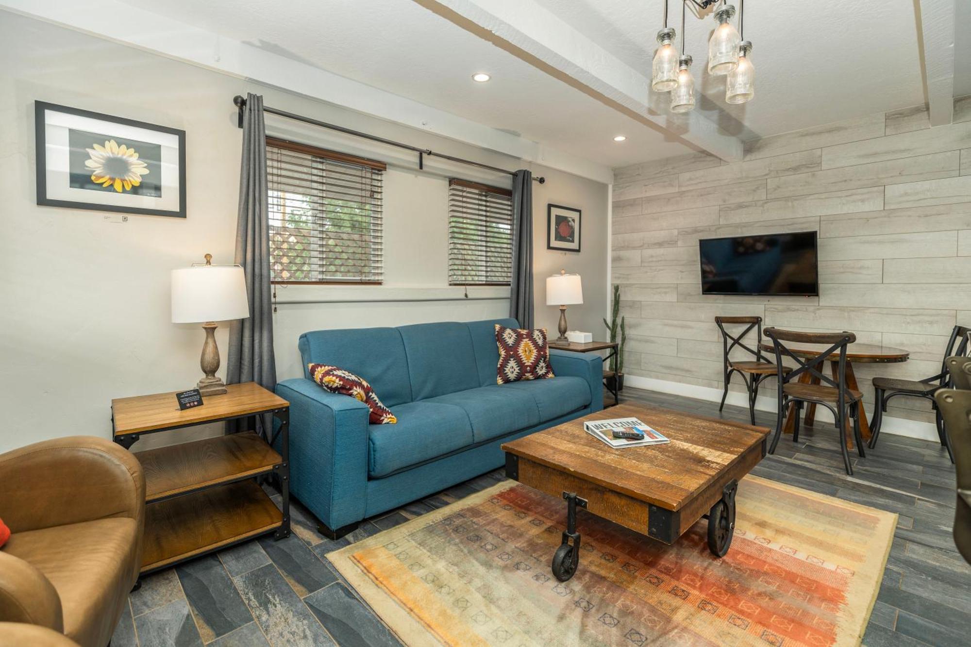 كاناب The Flagstone Boutique Inn & Suites المظهر الخارجي الصورة